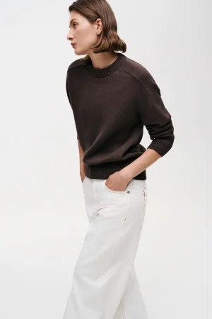 sweater-basic-chocolate-02