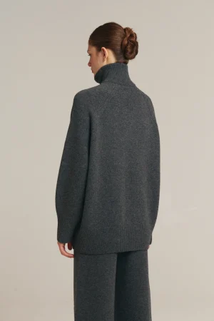 Blanche-darkgrey-5