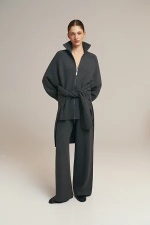 Blanche-darkgrey-6