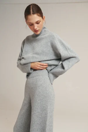 Hanna-light-grey-2