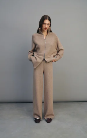 suit-blanche-beige-01