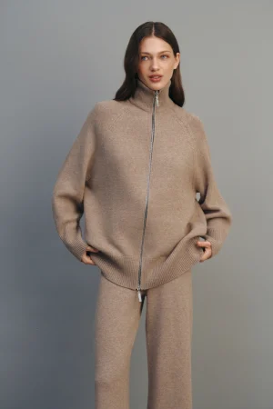 suit-blanche-beige-02